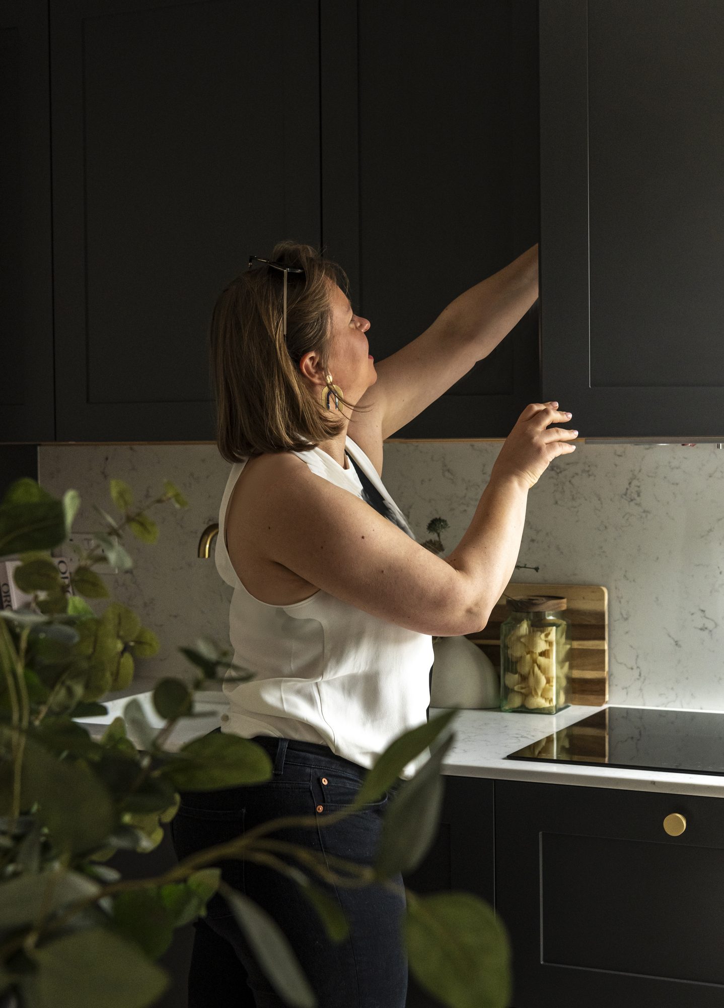 Ivy Gardens kitchen — British-made Shaker cabinetry with Kumari quartz worktops